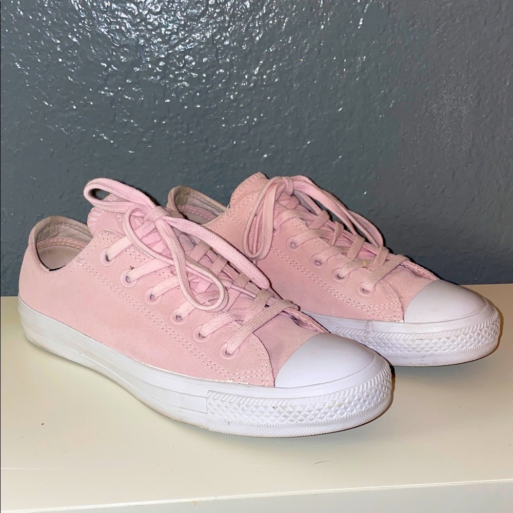 Converse Chuck Taylor All Stars OX
Counter Climate Arctic Pink Suede
Sneaker